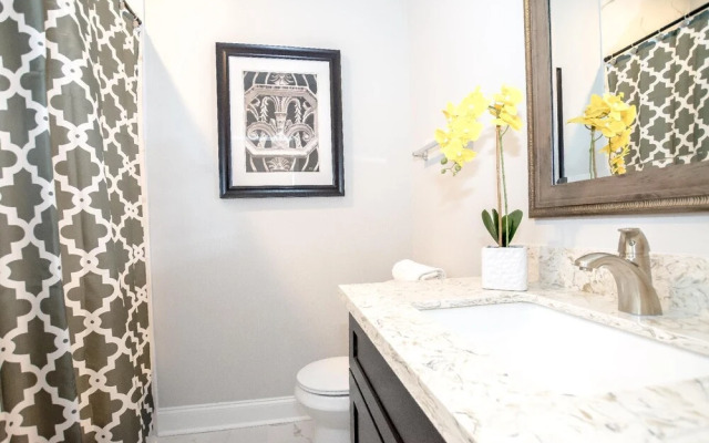 Gorgeous Home Near Streetcar & French Quarter!