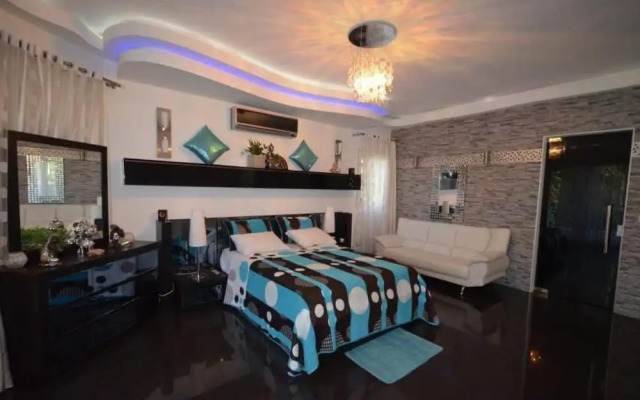 Luxury Villa in Sosua Center - 7 Beds/7 Baths