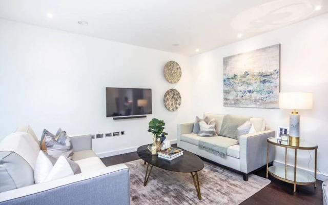 Luxury Two bed by the US Embassy