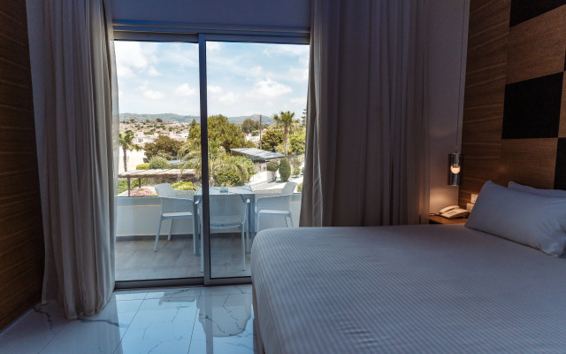 Vrachia Beach Hotel & Suites - Adults only