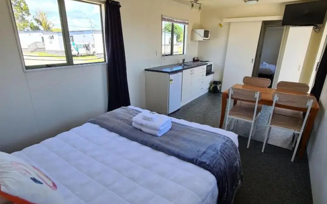 Whakatane Holiday Park – Guest Rooms – Whakatane