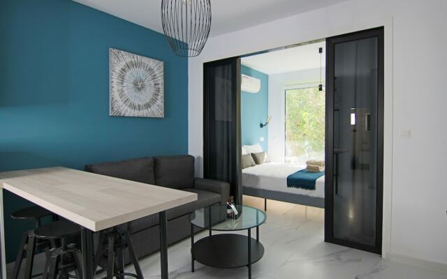 Phaedrus Living: Seaside Romantic Flat Limnaria123