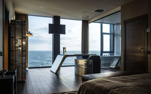 M1 Club Hotel