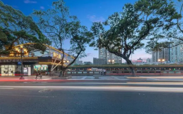 Yimi Apartment (Guangzhou 13 Hangyi De Road Subway Station)