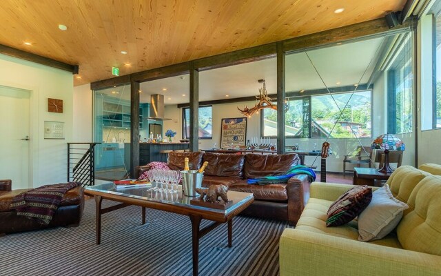 Gustav's Hideaway by H2 Life