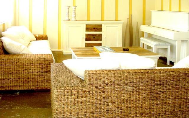 Adamantia Hotel