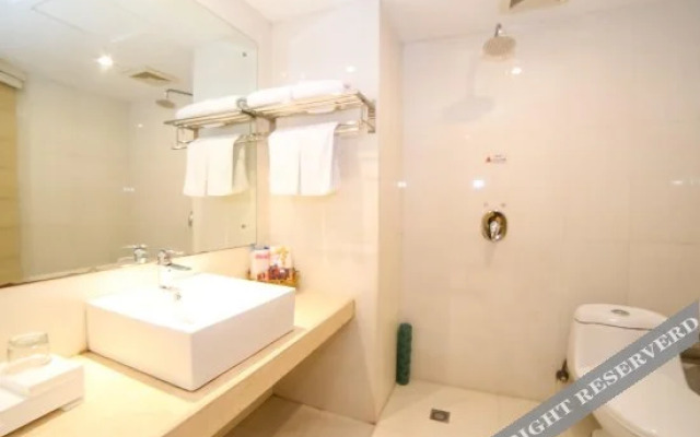 Xiangyang Oriental Hawaii Holiday Hotel