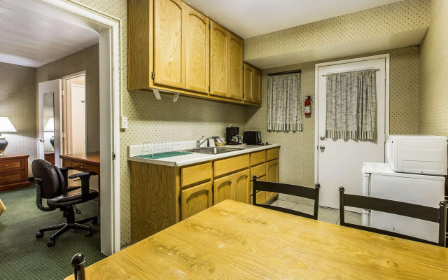 Quality Inn Near China Lake Naval Station