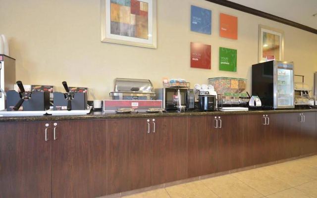 Comfort Inn & Suites Oklahoma City West - I-40