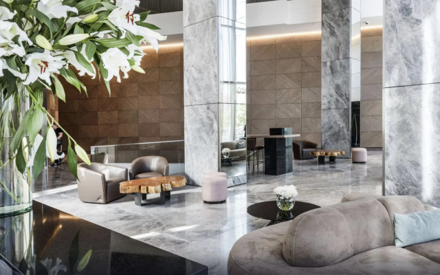 ICON Hotel - Image 2