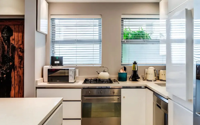 Picturesque Seaside Haven Aretzi