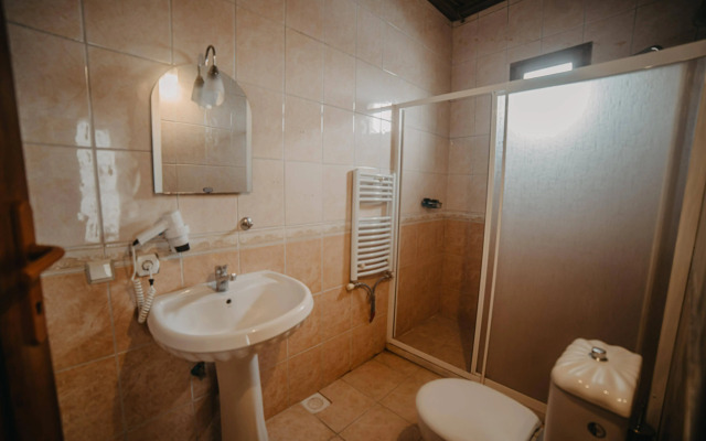 Helios Cave Hotel