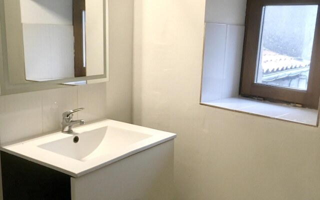 House With 2 Bedrooms in Octon, With Wifi