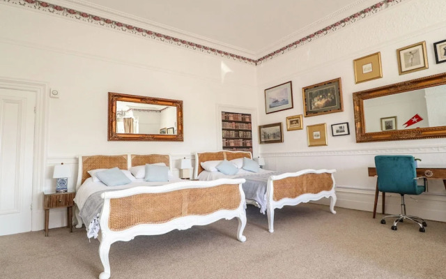 Ismay Dining Room Suite - Titanic Interest