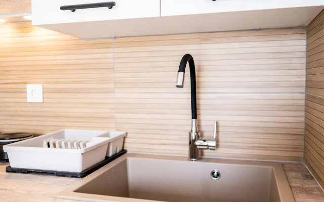 1 Bedroom Apartment Lambisea