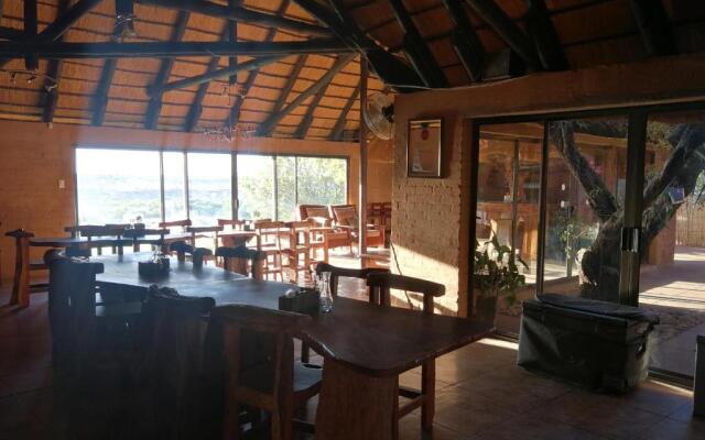 Kamelruhe Guest House & Camping