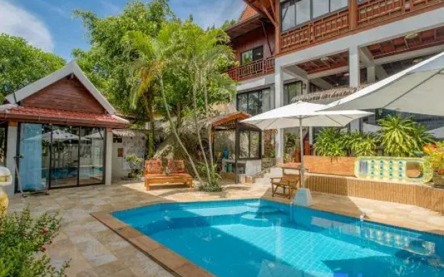 Penthouse Crystal Bay Apartments
