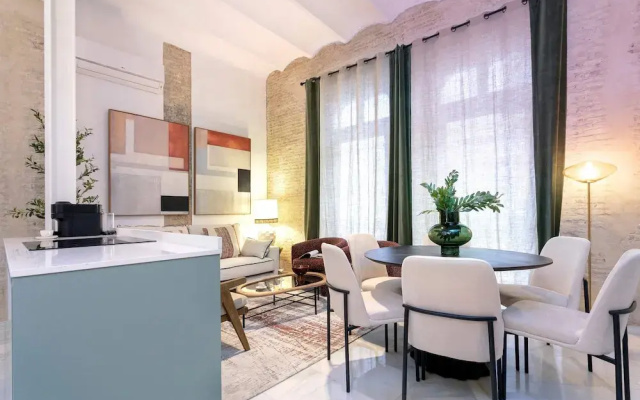 Cozy 3BD Duplex in Seville Center Gran Poder II