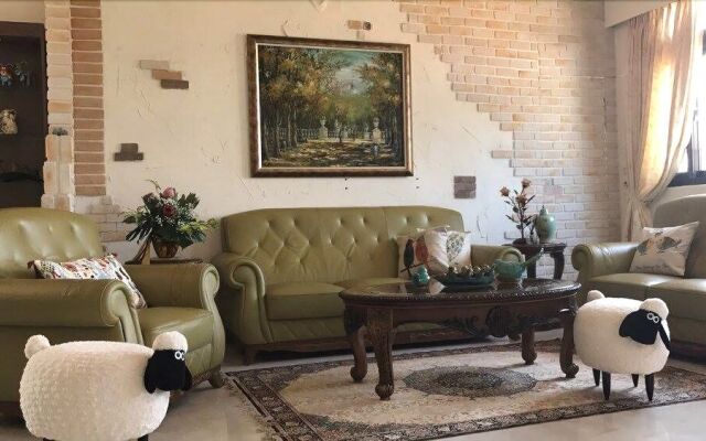 Yuxian Family Business BnB