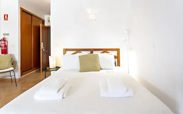 QV 11 - Stripes Apartment - Quinta Velha