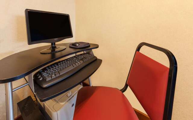 Ramada by Wyndham Mackinaw City Waterfront