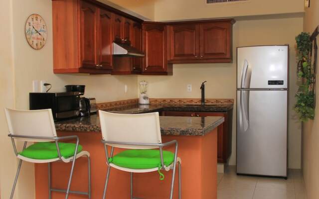 Luna Maya? Beautiful 2BR Beach Condo By Select