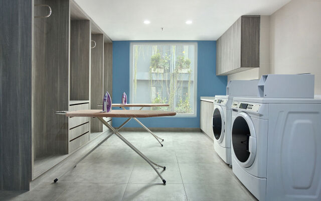 Holiday Inn Express Jakarta Wahid Hasyim by IHG