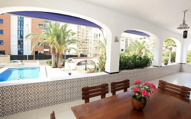 Villa Caleta - Plaza Mayor