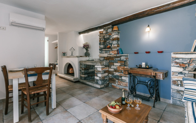 Arco Naxos Luxury Apartments