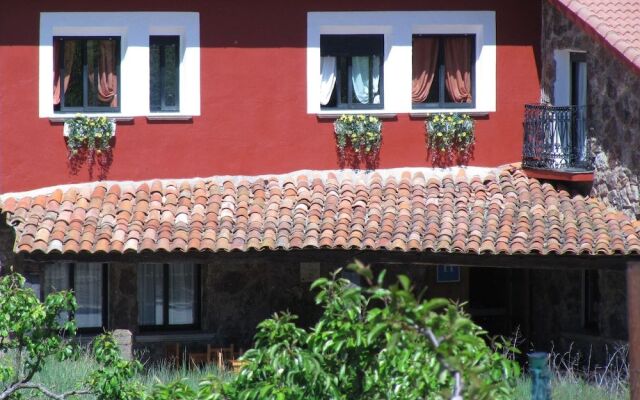 Las Cavenes Del Cabaco