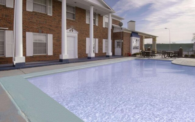 Days Inn Liberty / NE Kansas City