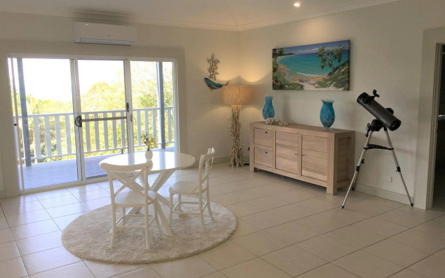 The Country House at Hunchy Montville