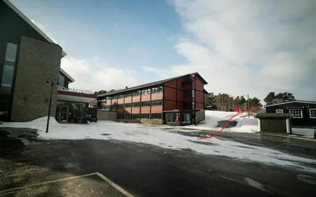 Dombåstun