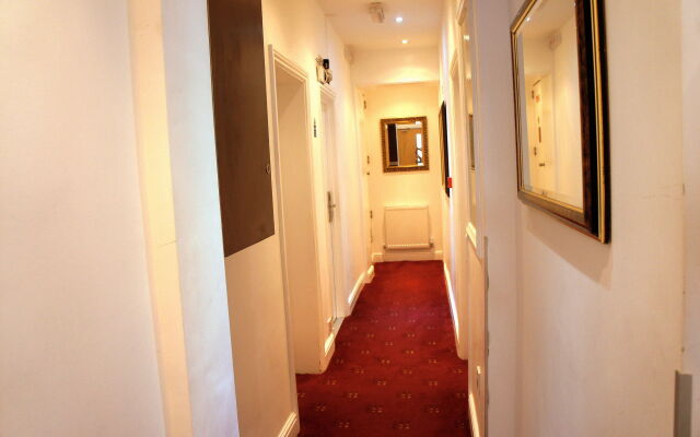 Plaza London Hotel