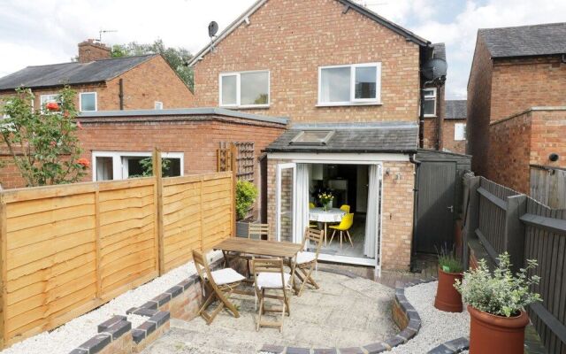 25 Shakespeare Street