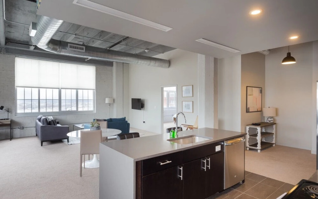 Spacious 1BR with Free Parking | Zen@Boss