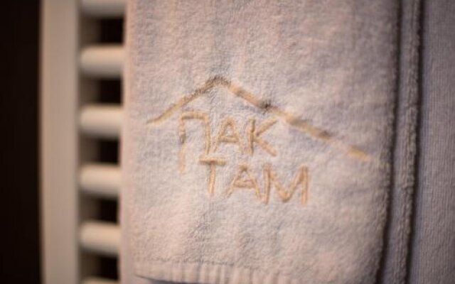 Family Hotel Pak Tam