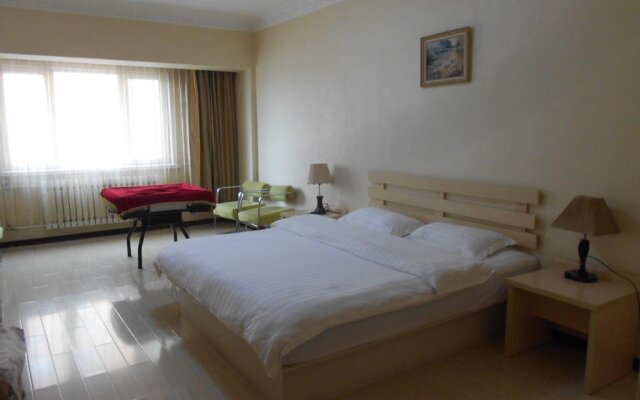 Super 9 Business Hotel