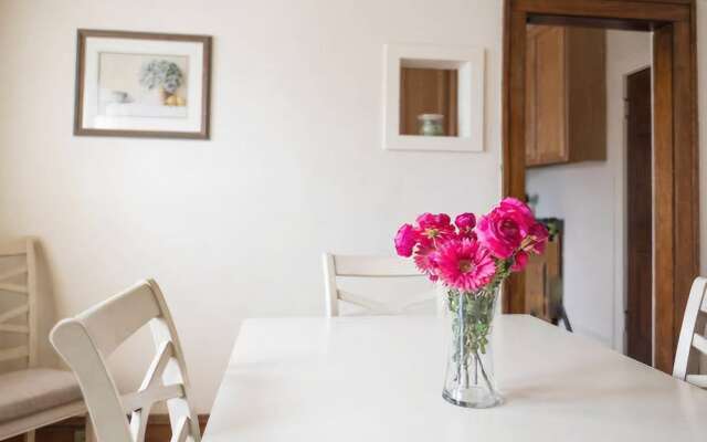 Large Beautiful One Bedroom on Brady St