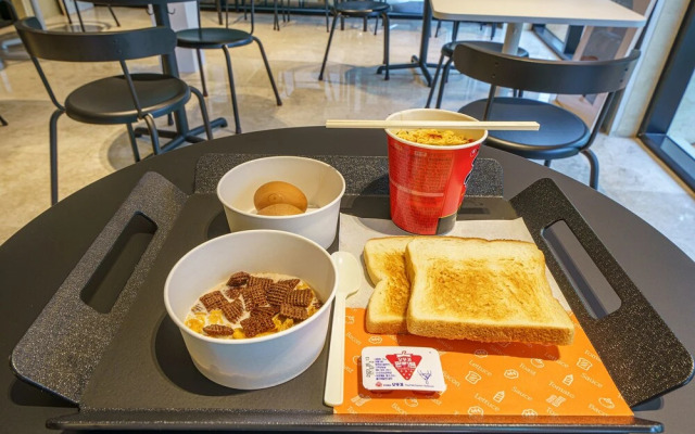 Yaja Hotel Peace Square branch