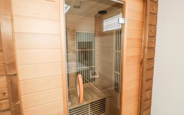 2 Meadow Retreat