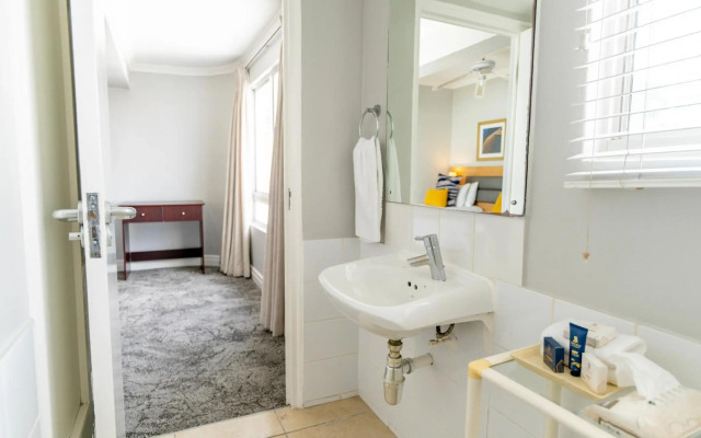Peninsula All-Suite Hotel by Dream Resorts