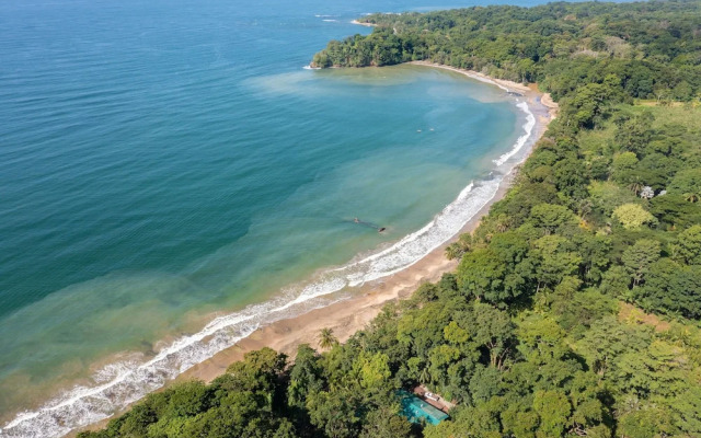 aWà Beach Hotel
