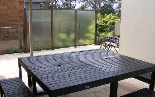 'Rolling Waves 2' on Ocean Drive