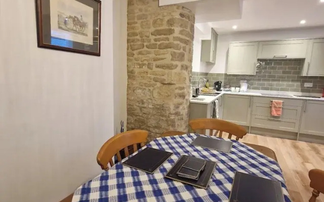 Stylish 2-bed House in Stamford Town Centre