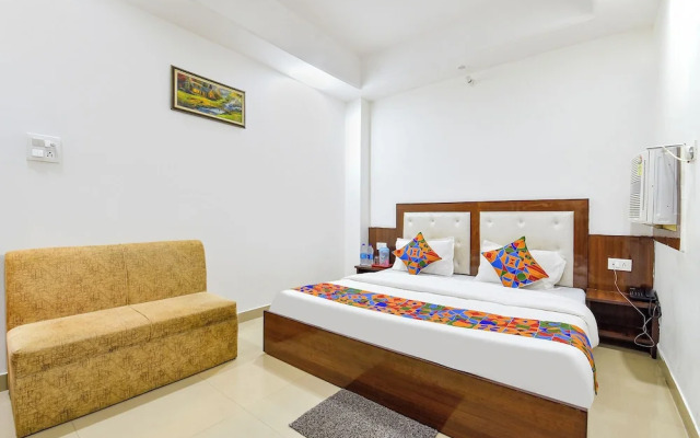 Fabhotel Nakshatra Palace