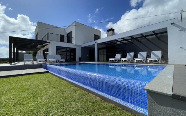 Villa de la Ponte by Atlantic Holiday