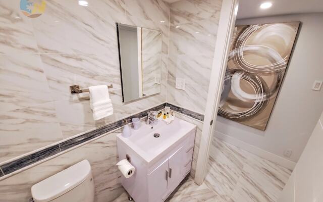 Alexander 1103 4 Bedroom Apts by RedAwning