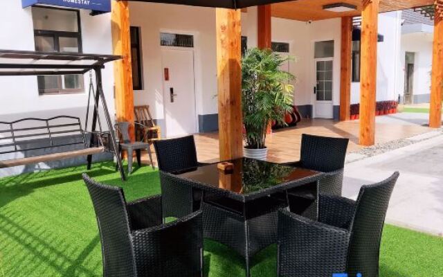 YiJiang ChunShe Guesthouse