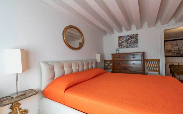 Ca’ Cappello Venetian Apartment M02074212072